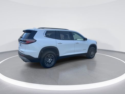 Used 2025 GMC Acadia Elevation image 9