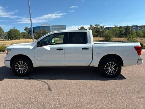 Used 2024 Nissan Titan SV AWD/4WD image 5