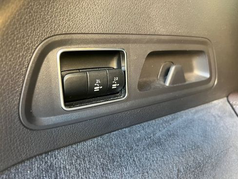 Used 2020 Mercedes-Benz GLS 450 4MATIC image 22