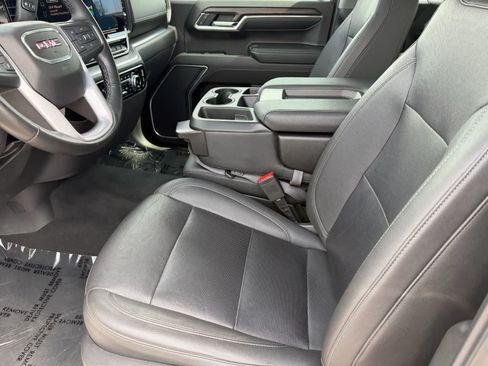 Used 2024 GMC Sierra 1500 SLT AWD/4WD image 19