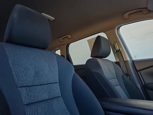 Used 2025 Nissan Rogue SV FWD image 13