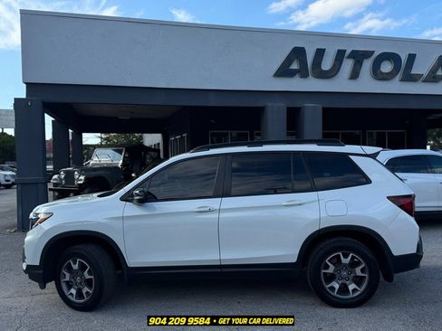 Used 2022 Honda Passport TrailSport image 2