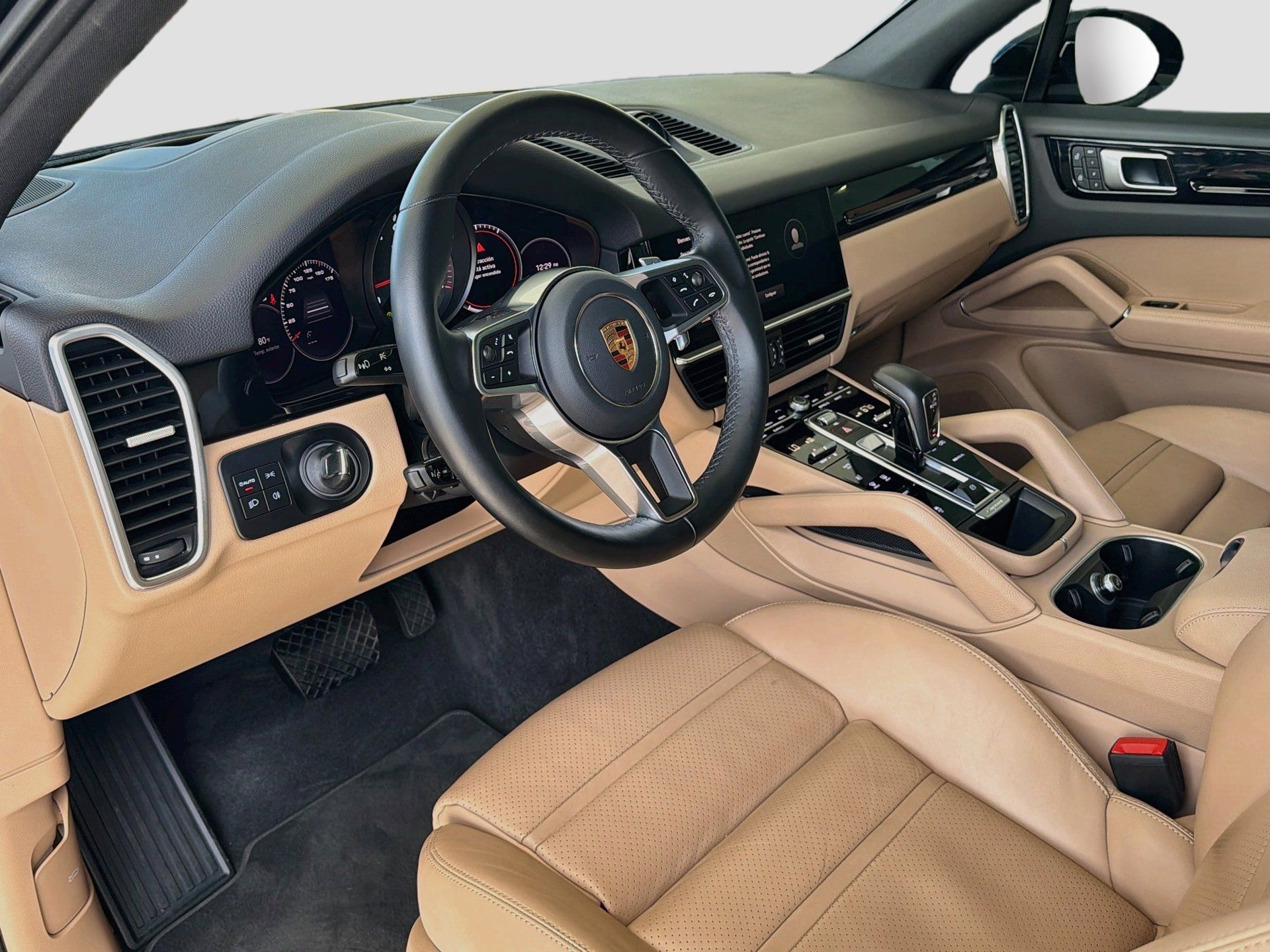 Used 2022 Porsche Cayenne AWD/4WD image 25