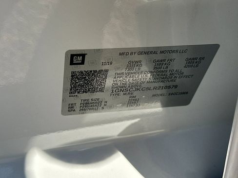 Used 2020 Chevrolet Suburban Premier image 40