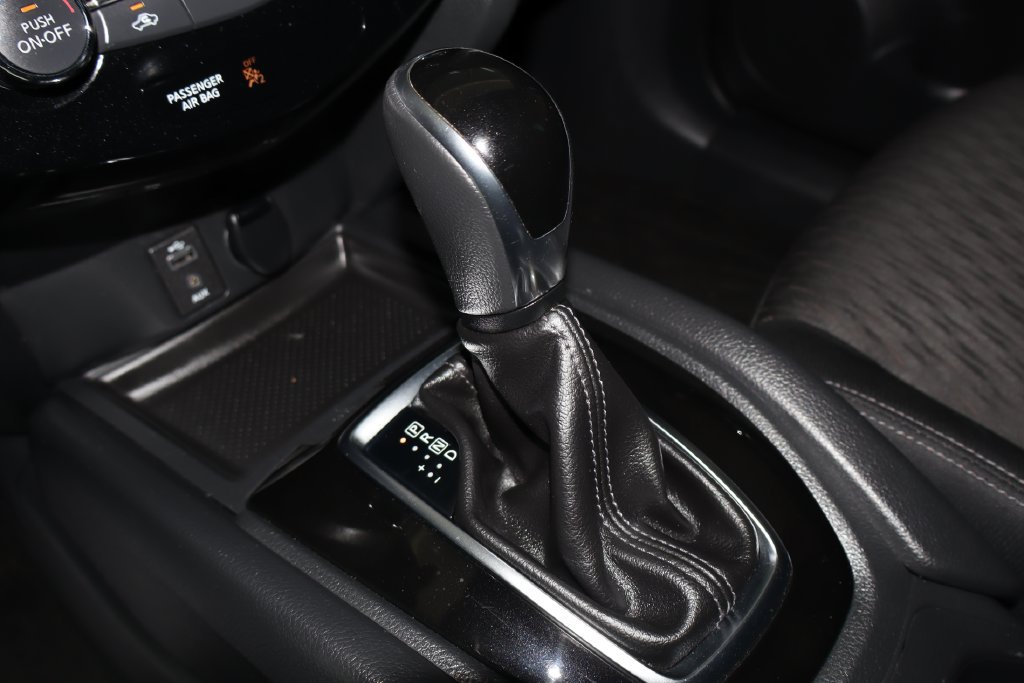 Used 2017 Nissan Rogue SV FWD image 28