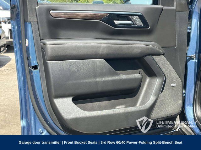 Used 2025 Chevrolet Tahoe Premier AWD/4WD image 16