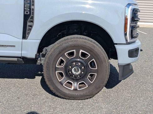 Used 2026 Ford F250 Platinum AWD/4WD image 11