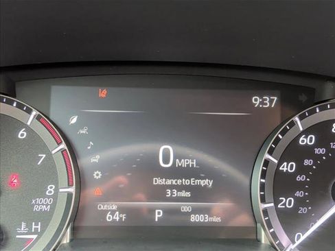 Used 2025 Toyota Highlander XLE FWD image 12