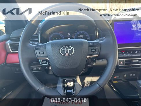 Used 2025 Toyota Camry Hybrid image 15