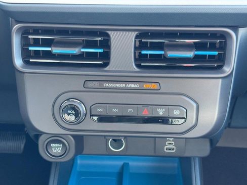 New 2025 Ford Maverick XLT w/ XLT Luxury Package image 9