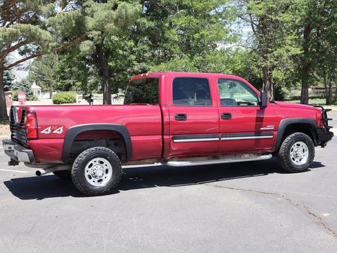 Used 2006 Chevrolet Silverado 2500 LT w/ Onstar Plus Package AWD/4WD image 4