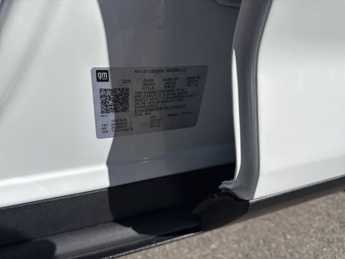 Used 2025 GMC Acadia Elevation image 39