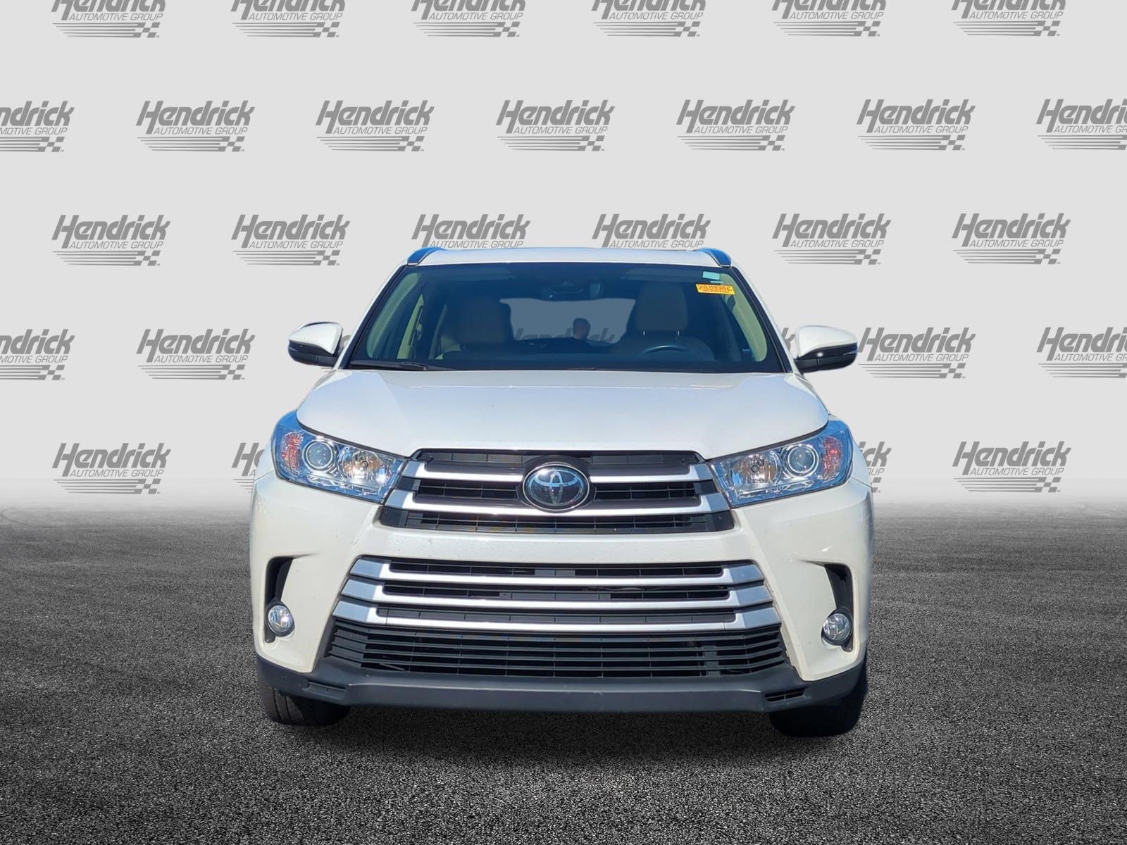 Used 2018 Toyota Highlander XLE AWD/4WD image 3