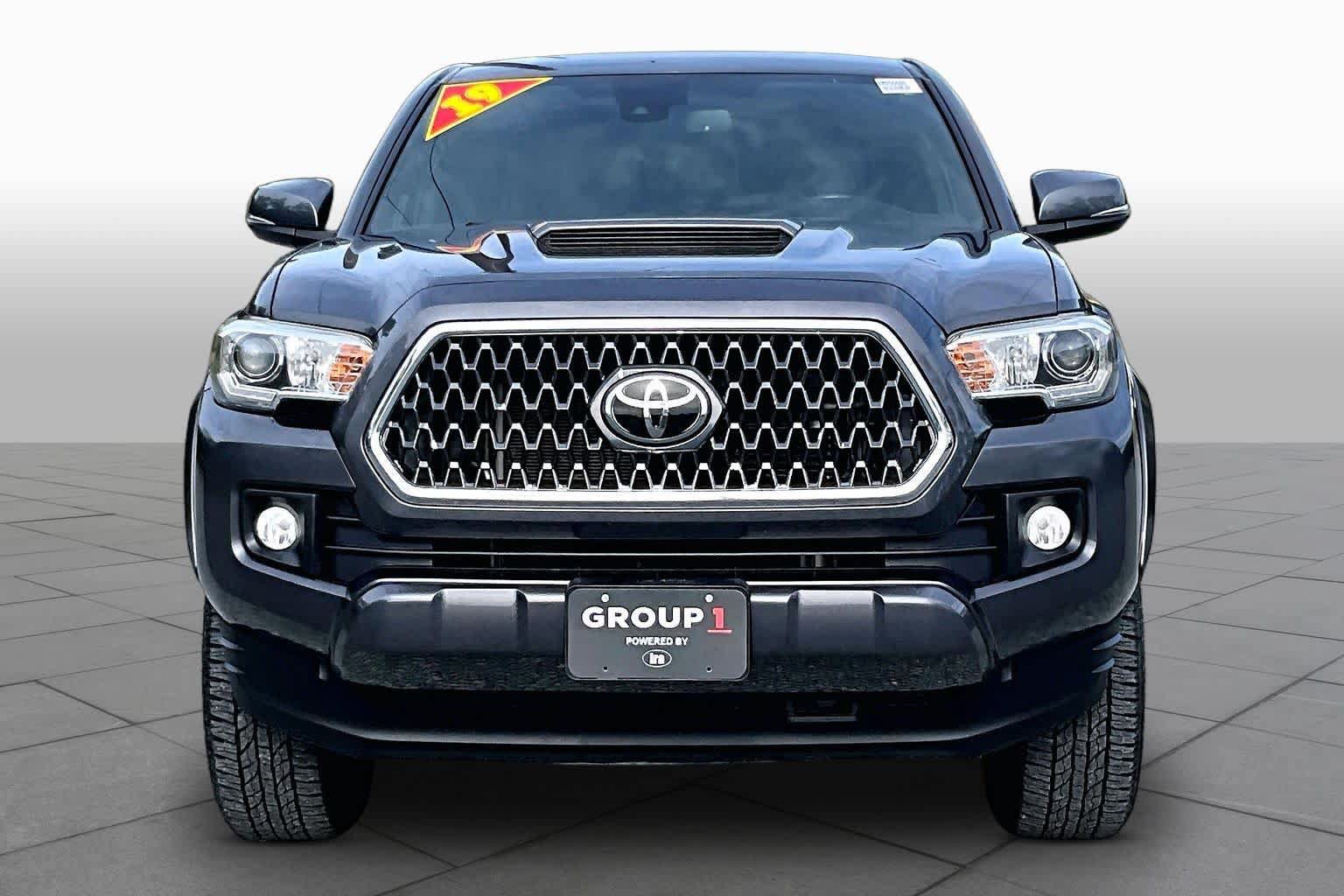 Used 2019 Toyota Tacoma TRD Sport w/ Technology Package AWD/4WD image 4