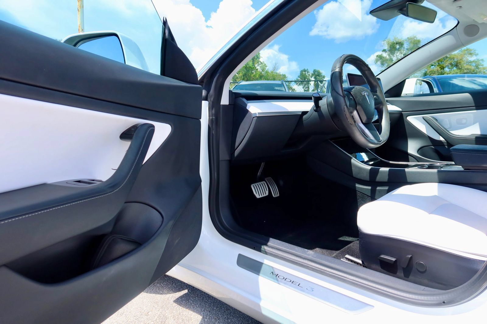 Used 2020 Tesla Model 3 Performance AWD/4WD image 13