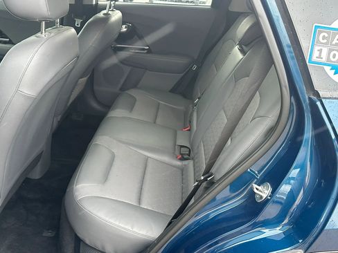 Used 2017 Kia Niro EX FWD image 12