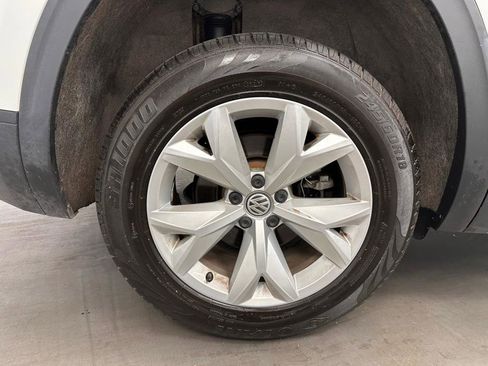 Used 2019 Volkswagen Atlas SE w/ Panoramic Sunroof Package image 17