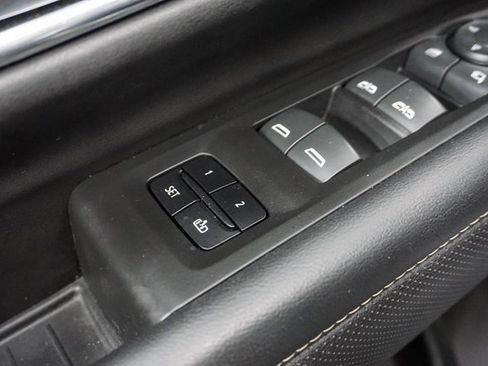 Used 2022 GMC Yukon SLT w/ SLT Premium Package image 15