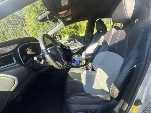 Used 2020 Toyota Corolla XSE FWD image 17