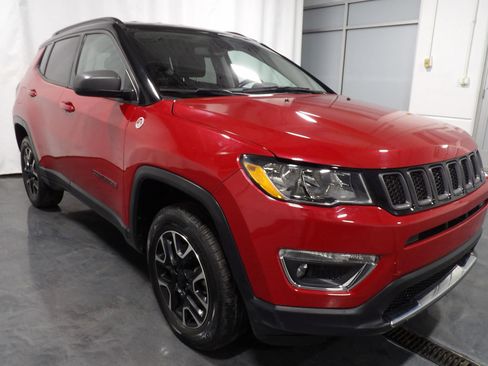 Used 2020 Jeep Compass Trailhawk image 2