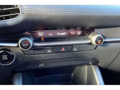 Used 2021 MAZDA MAZDA3 s image 25