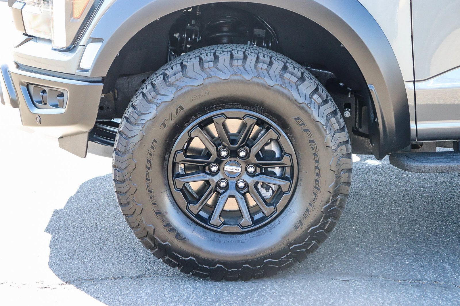 Used 2025 Ford F150 Raptor AWD/4WD image 9