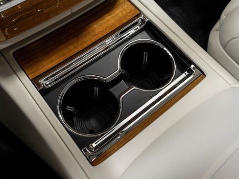 Used 2019 Rolls-Royce Phantom Sedan image 88