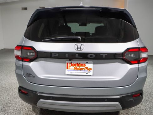 Used 2024 Honda Pilot EX-L image 8
