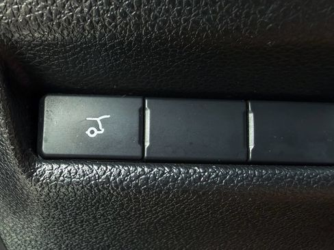 Used 2018 Ford Explorer Limited AWD/4WD image 19