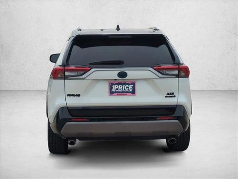 Used 2021 Toyota RAV4 XSE image 7