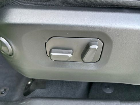 Used 2025 Jeep Gladiator Sport image 10