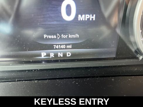 Used 2015 RAM 1500 Limited image 9