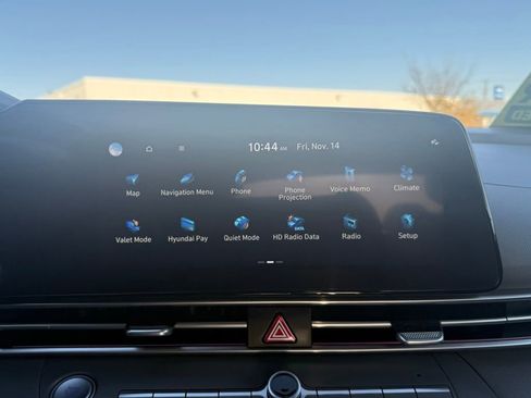 Used 2025 Hyundai Elantra SEL FWD image 40
