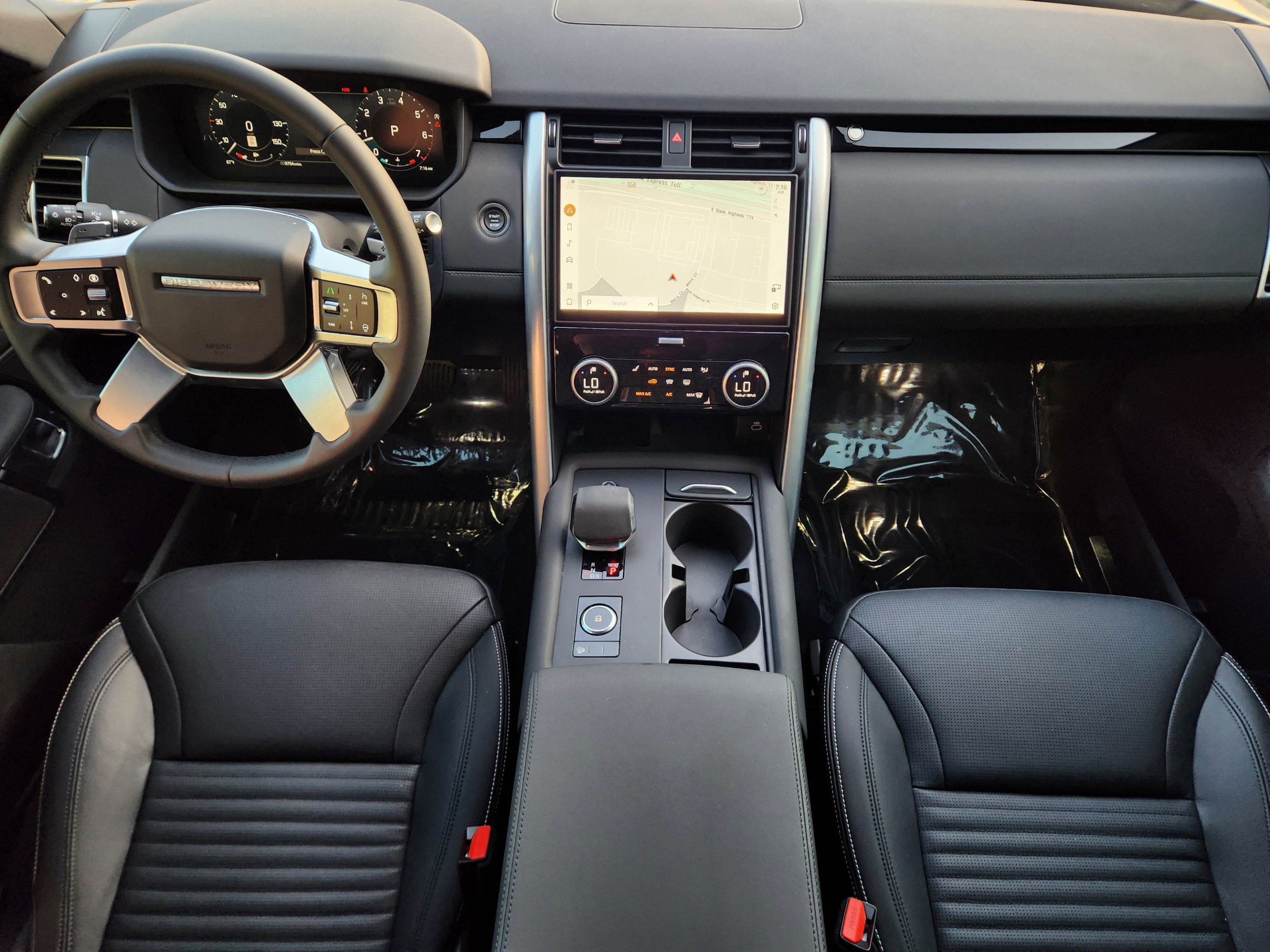 Certified 2025 Land Rover Discovery S AWD/4WD image 23