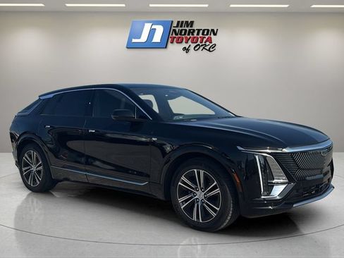 Used 2024 Cadillac Lyriq Luxury AWD/4WD image 3