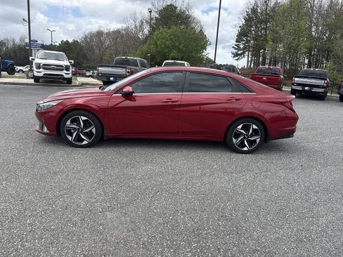 Used 2023 Hyundai Elantra Limited image 4