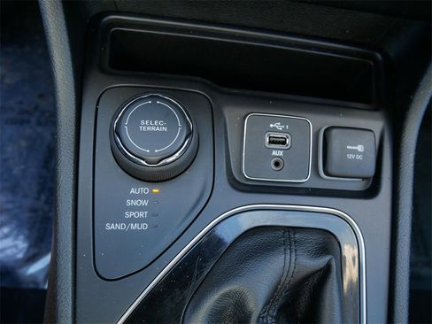 Used 2019 Jeep Cherokee Limited image 20