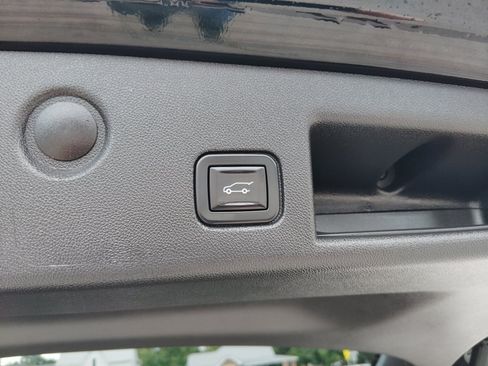 Used 2024 Chevrolet Equinox LT w/ LPO, Floor Liner Package FWD image 28