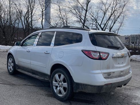 Used 2017 Chevrolet Traverse LT w/ Style and Technology Package image 10