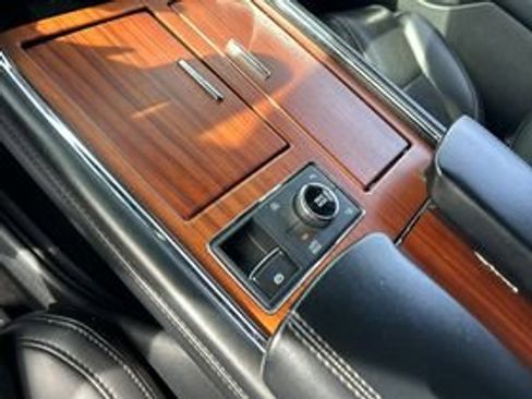 Used 2020 Lincoln Navigator 4WD image 12