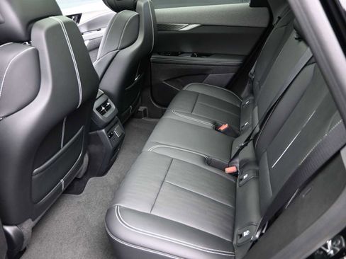 New 2025 Cadillac Optiq Sport 2 w/ LPO, ONYX Package image 20