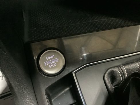 Used 2021 Volkswagen Tiguan SEL image 32