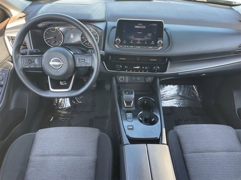 Used 2022 Nissan Rogue SV image 14