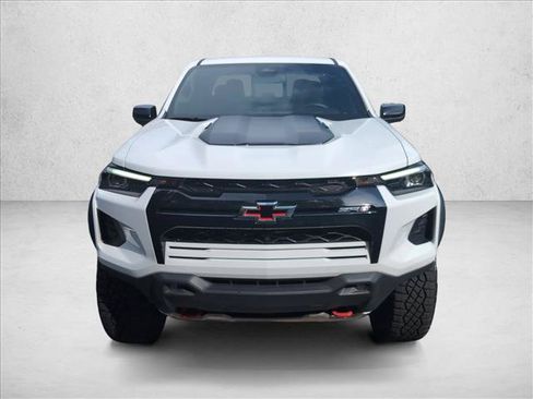Used 2026 Chevrolet Colorado ZR2 w/ Technology Package AWD/4WD image 2