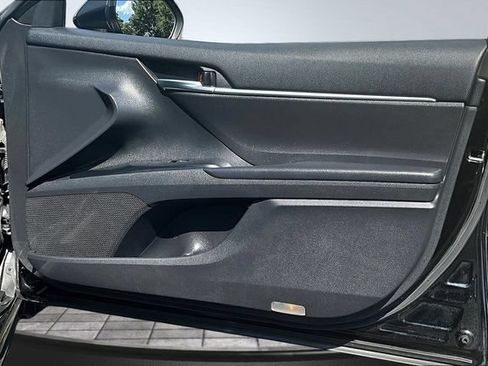 Used 2018 Toyota Camry SE w/ Moonroof Package FWD image 27