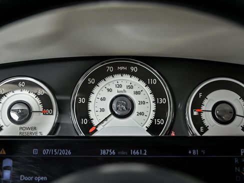 Used 2015 Rolls-Royce Wraith RWD image 26