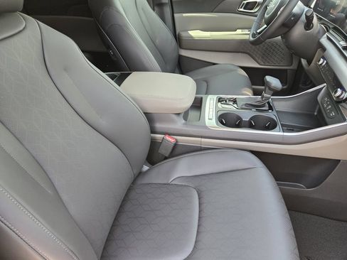 New 2026 Kia Carnival EX FWD image 14