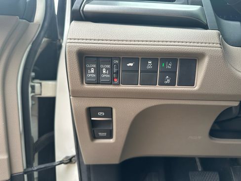 Used 2019 Honda Odyssey EX-L image 24
