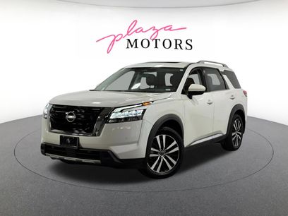 Used 2023 Nissan Pathfinder Platinum