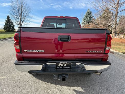 Used 2005 Chevrolet Silverado 2500 LT w/ Heavy-Duty Power Package image 8
